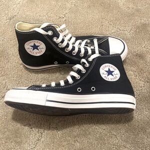 Unisex classic Chuck Taylor converse